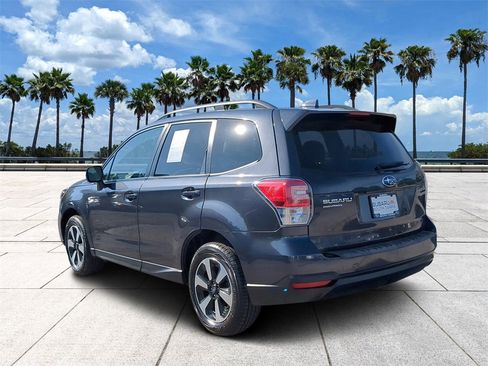Used 2017 Subaru Forester 2.5i Premium image 4