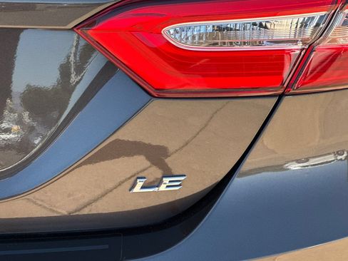 Used 2018 Toyota Camry LE FWD image 30