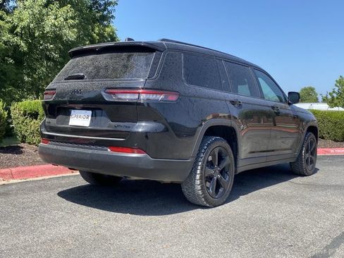 Used 2024 Jeep Grand Cherokee Overland AWD/4WD image 3