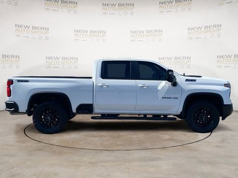 Used 2025 Chevrolet Silverado 2500 LT w/ Trail Boss Package AWD/4WD image 6
