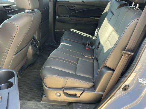 Used 2022 Honda Pilot TrailSport image 11