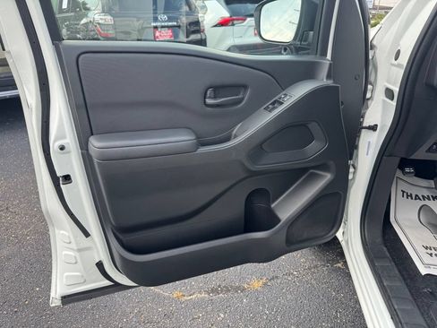 Used 2024 Nissan Frontier S w/ Technology Package AWD/4WD image 9