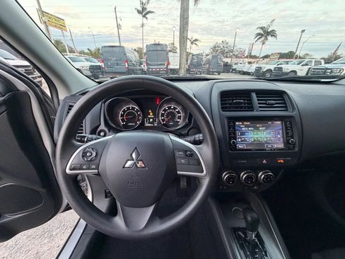 Used 2021 Mitsubishi Outlander Sport FWD image 12