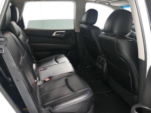 Used 2015 Nissan Pathfinder Platinum w/ Cargo Package image 18
