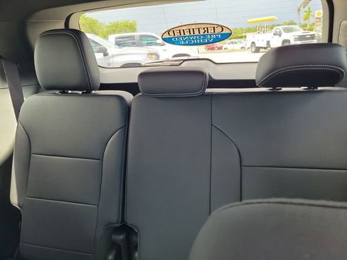 Certified 2025 Chevrolet Traverse LT w/ Driver Confidence Package FWD image 9