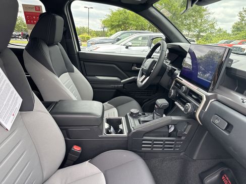 New 2025 Toyota Tacoma TRD Sport AWD/4WD image 31