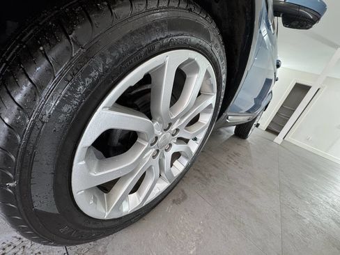 Used 2014 Land Rover Range Rover Evoque Pure Premium image 12