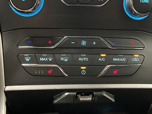 Used 2020 Ford Edge ST-Line w/ Cold Weather Package AWD/4WD image 17