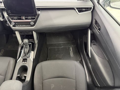 Used 2024 Toyota Corolla Cross LE FWD image 28