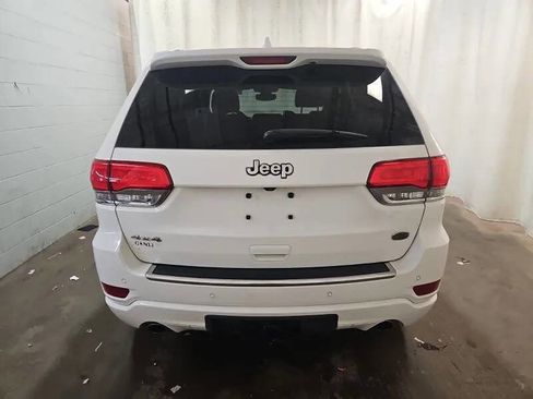 Used 2017 Jeep Grand Cherokee Overland AWD/4WD image 4