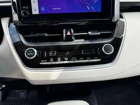 Used 2023 Toyota Corolla LE FWD image 32