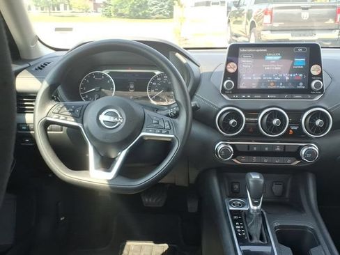 Used 2024 Nissan Sentra SV FWD image 11