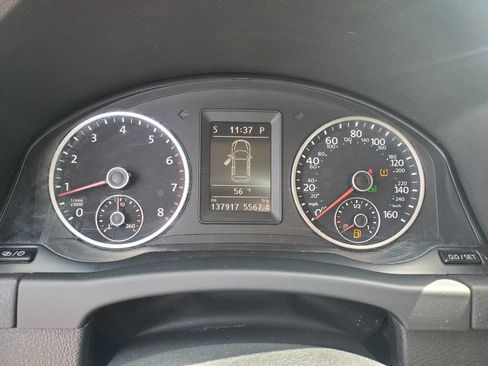 Used 2015 Volkswagen Tiguan S image 11