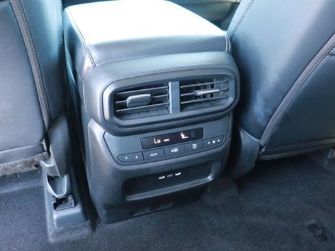 Used 2024 Honda Pilot EX-L image 32
