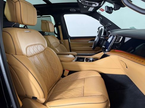 Certified 2024 Jeep Grand Wagoneer Series III w/ Rear Seat Video Group 1 AWD/4WD image 38