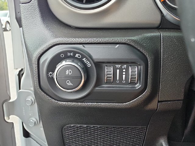 Used 2022 Jeep Gladiator Overland AWD/4WD image 23