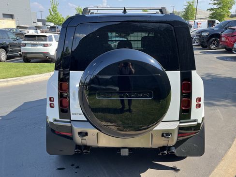 Used 2024 Land Rover Defender 110 X-Dynamic SE AWD/4WD image 6