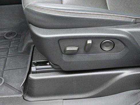 Used 2024 Chevrolet Tahoe High Country w/ Advanced Technology Package image 17