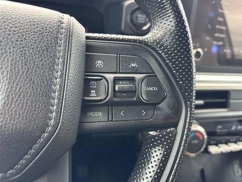 Used 2025 Toyota Tacoma SR5 AWD/4WD image 22