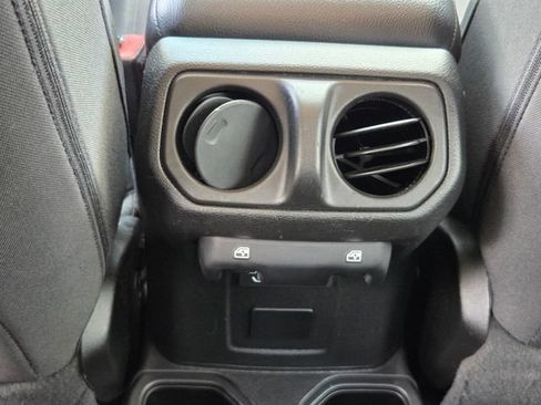Used 2022 Jeep Gladiator Sport AWD/4WD image 15