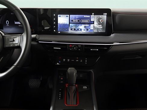 Used 2025 Nissan Kicks SR image 31