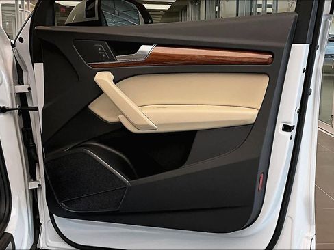 Certified 2023 Audi Q5 2.0T Premium w/ Convenience Package image 23