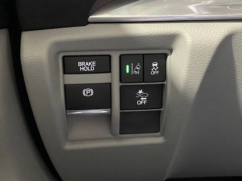 Used 2017 Acura MDX SH-AWD image 16