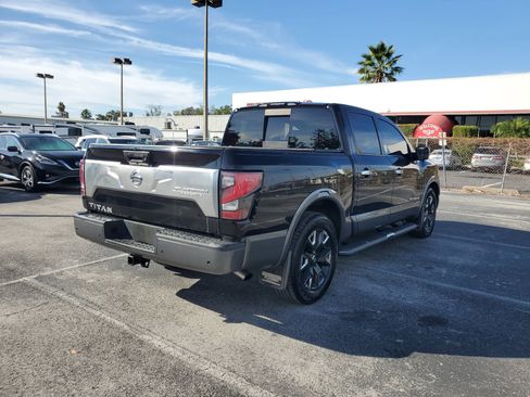 Certified 2021 Nissan Titan Platinum Reserve image 4