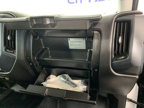 Used 2019 Chevrolet Silverado 2500 W/T AWD/4WD image 38
