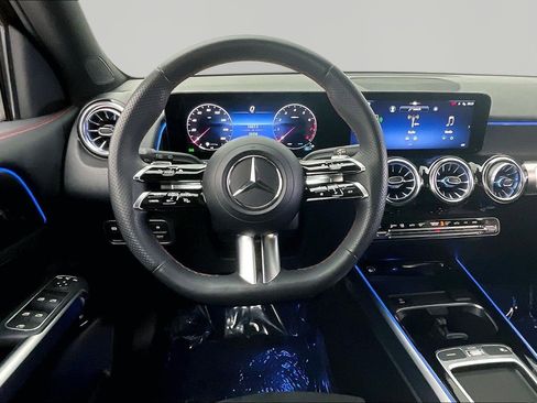 Certified 2024 Mercedes-Benz GLB 250 image 8