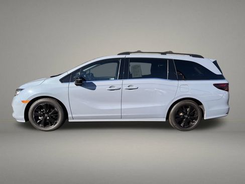 Used 2023 Honda Odyssey Sport image 2