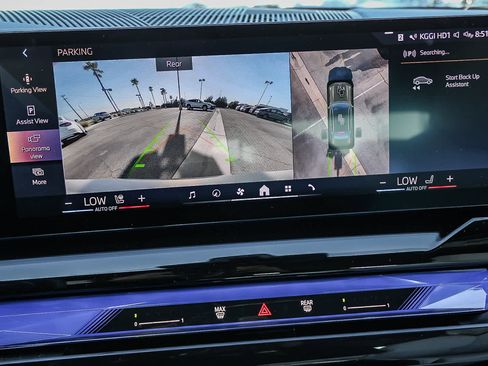 Used 2025 BMW i5 xDrive40 w/ Premium Package image 23