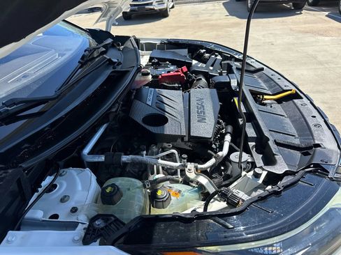 Used 2023 Nissan Rogue SV image 16