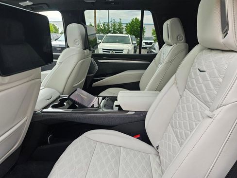 Used 2026 Cadillac Escalade V AWD/4WD image 21