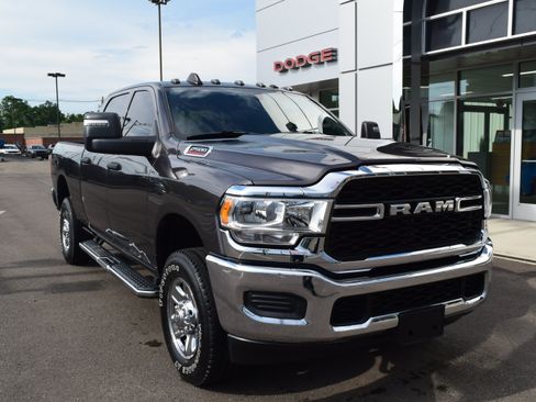 Used 2024 RAM 2500 Tradesman w/ Chrome Appearance Group AWD/4WD image 2