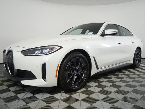 Used 2023 BMW i4 eDrive35 w/ Premium Package RWD image 7