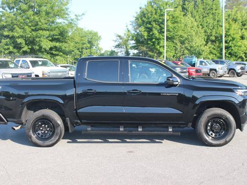 Used 2024 Chevrolet Colorado Z71 w/ Z71 Convenience Package 2 AWD/4WD image 8