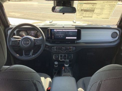 New 2025 Jeep Gladiator Sport image 6