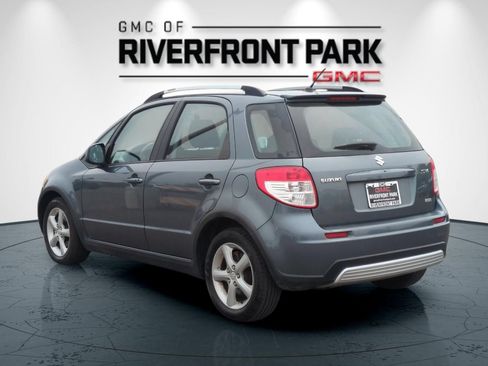 Used 2009 Suzuki SX4 AWD Hatchback w/ Touring Pkg image 5