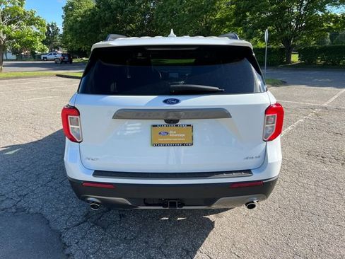 Used 2023 Ford Explorer XLT w/ Equipment Group 202A AWD/4WD image 9