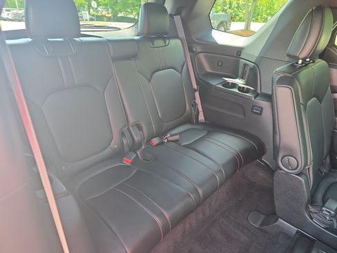 Used 2024 Honda Pilot TrailSport image 13