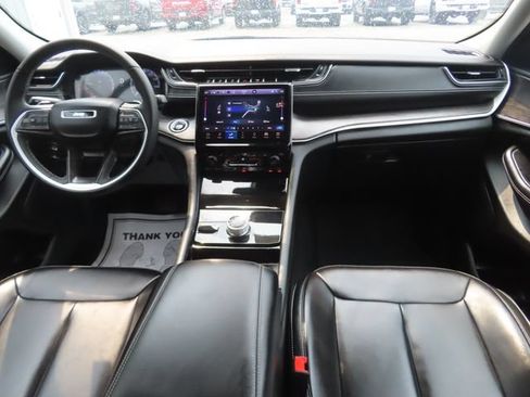 Used 2023 Jeep Grand Cherokee Limited AWD/4WD image 28