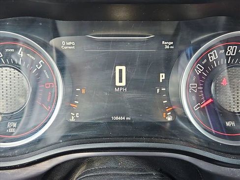 Used 2017 Dodge Challenger R/T image 10