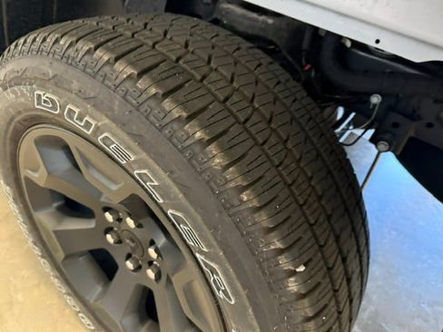 Used 2025 RAM 1500 Big Horn w/ Night Edition AWD/4WD image 27