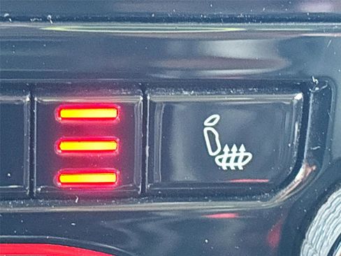 Used 2023 Jeep Grand Cherokee Limited image 23