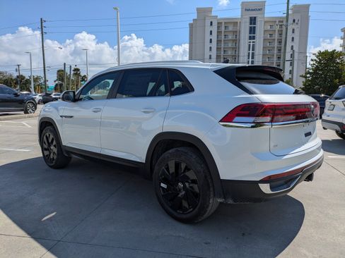 New 2026 Volkswagen Atlas Cross Sport SE FWD image 6