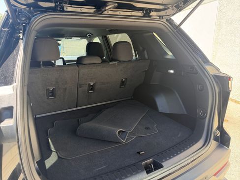 Used 2025 Chevrolet Equinox LT image 32