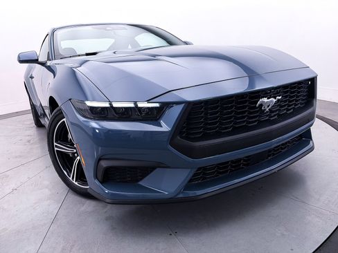 Used 2025 Ford Mustang Coupe RWD image 7