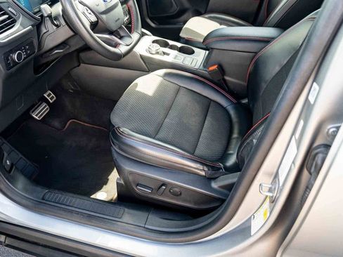 Used 2023 Ford Escape ST-Line FWD image 11