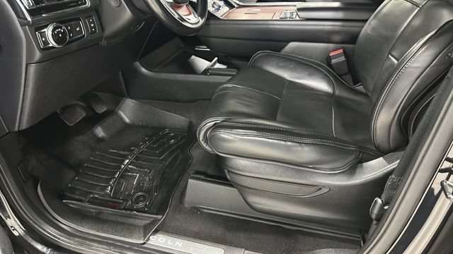 Used 2019 Lincoln Navigator L Reserve AWD/4WD image 7